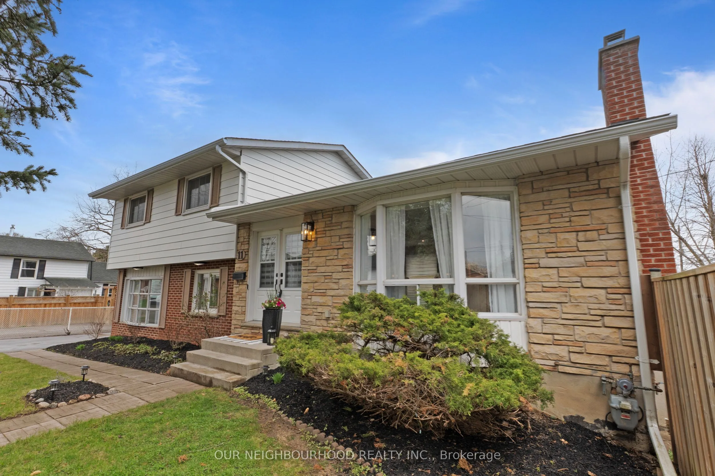 11 Ontario Street, ON L1C 2R9
