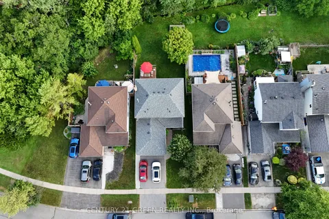 13 Alderbrook Drive, ON L1E 1N4