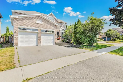 570 Blackwood Boulevard, ON L1K 2N6
