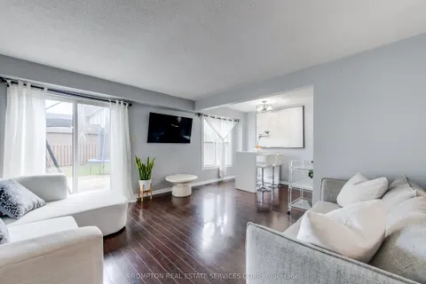 39 Frost Drive, ON L1P 1C8