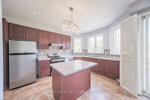 3 Headon Avenue, ON L1Z 1R4