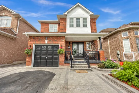 6 Floree Street, ON L1R 3B2