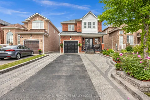 6 Floree Street, ON L1R 3B2