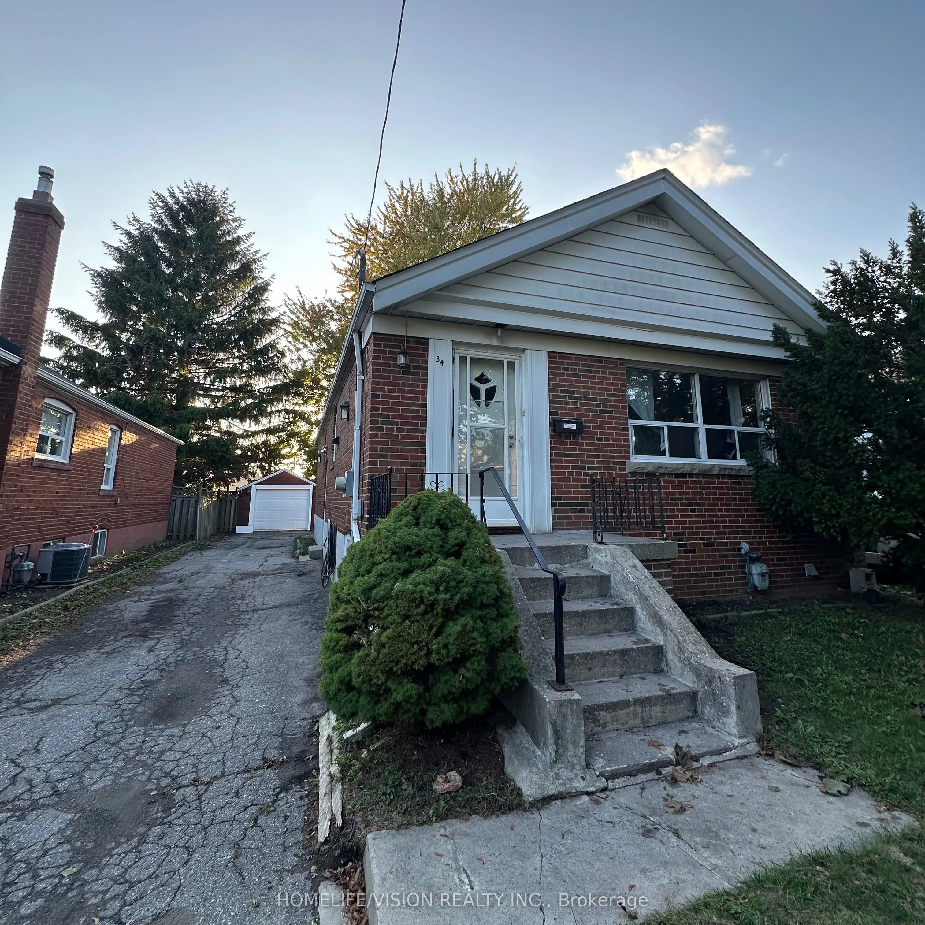 34 Inniswood Drive, ON M1R 1E5