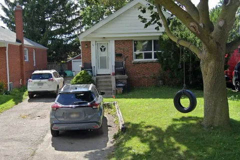 34 Inniswood Drive, ON M1R 1E5