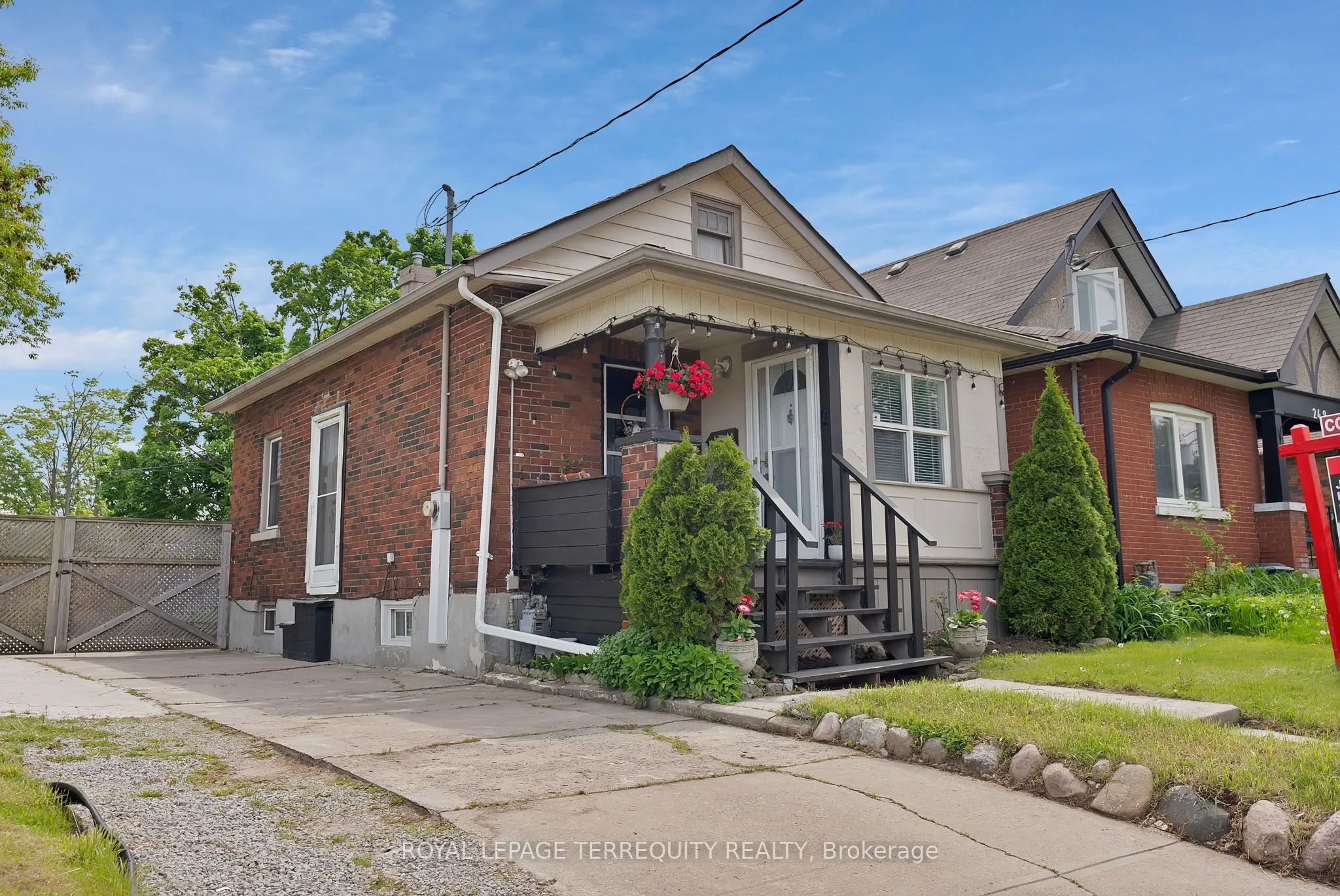 253 Olive Avenue, ON L1H 2P4