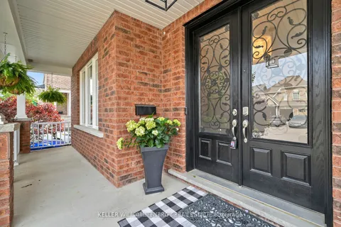 2032 Kurelo Drive, ON L1K 0W7