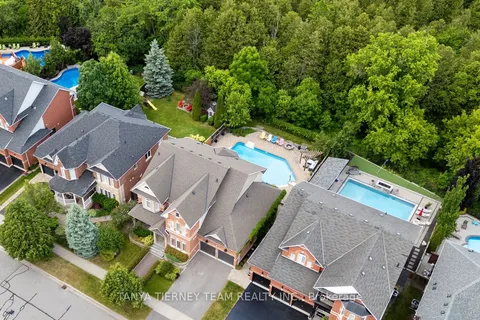 11 Covington Drive, ON L1M 2K6