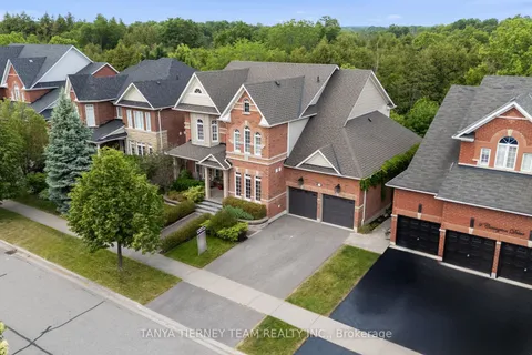 11 Covington Drive, ON L1M 2K6