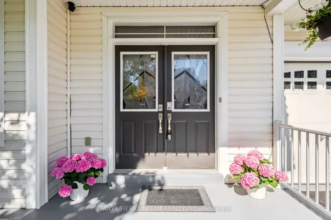 21 Rainbow Crescent, ON L1M 2N6