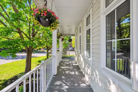 21 Rainbow Crescent, ON L1M 2N6