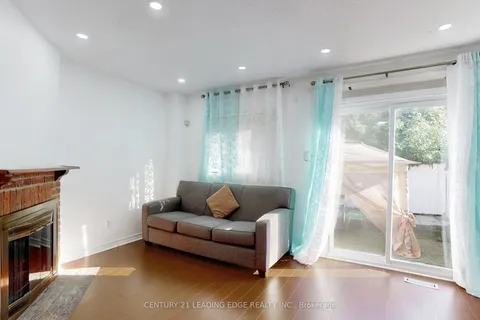 16 Chad Crescent, ON M1B 2Z6