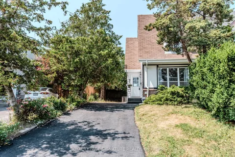 10 Grassmere Court, ON L1H 3X4