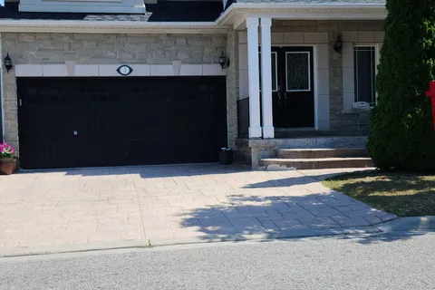 5 Cantwell Crescent, ON L1Z 2X4