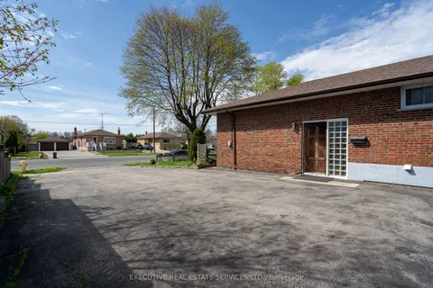 32 Brimorton Drive, ON M1P 3Y9