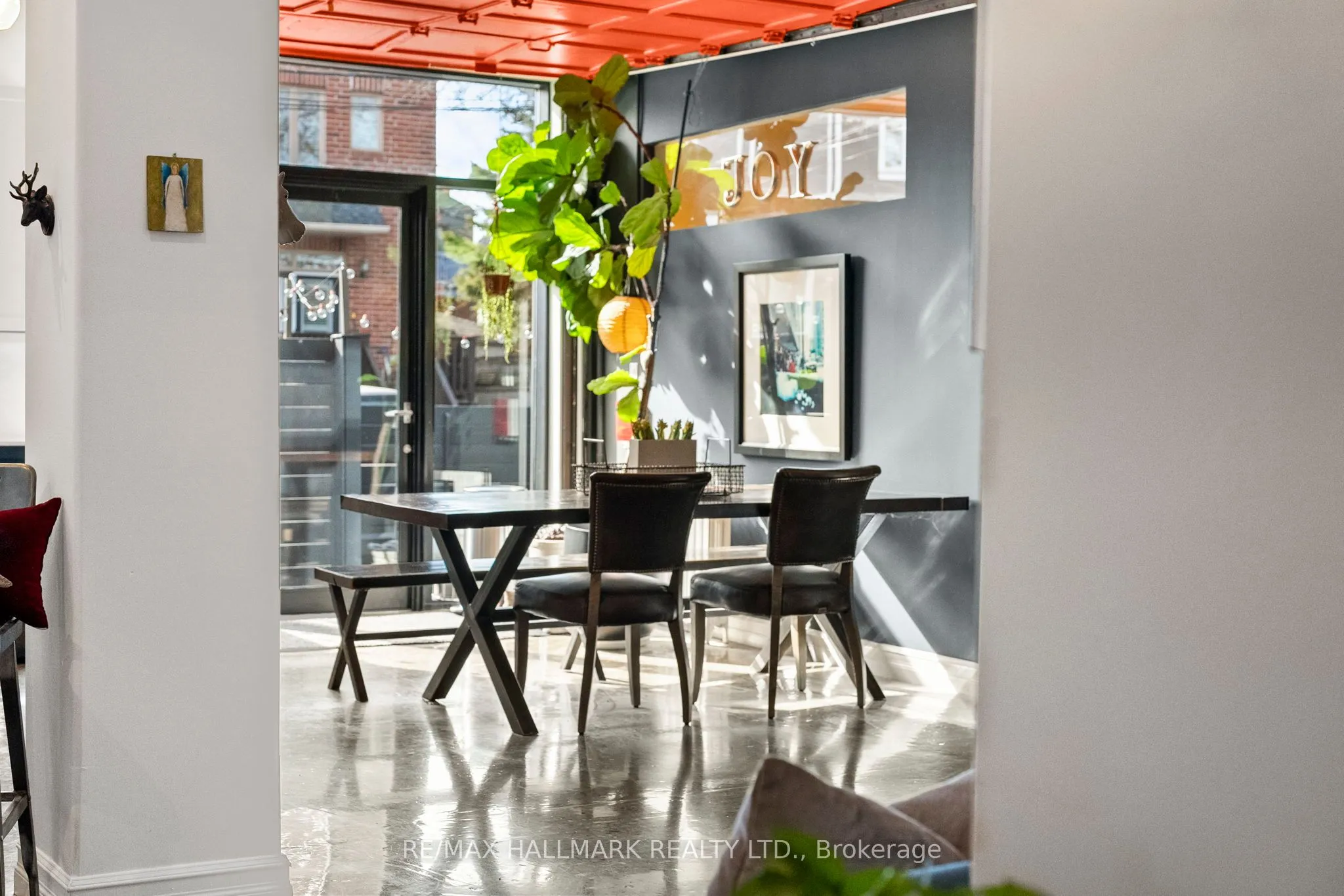 2B Minto Street, ON M4L 1B6
