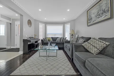 2294 Chapman Court, ON L1X 2E5