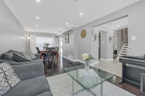 2294 Chapman Court, ON L1X 2E5