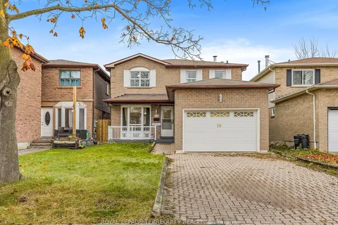 18 Charlton Crescent, ON L1S 4B8
