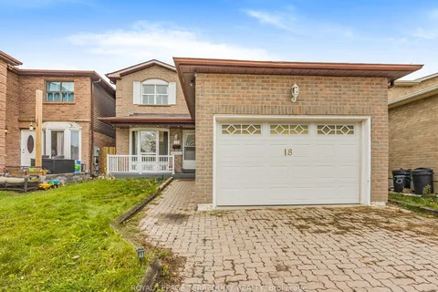18 Charlton Crescent, ON L1S 4B8