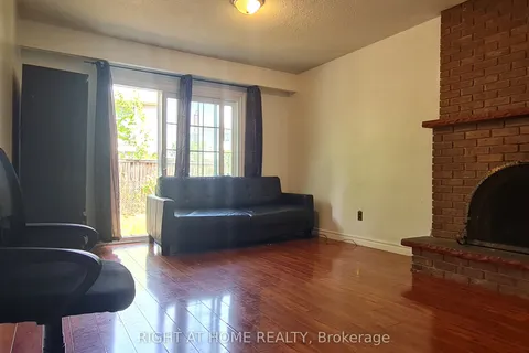 55 Littleleaf Drive, ON M1B 1Y7