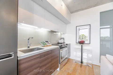 1190 Dundas Street, ON M4M 0C5