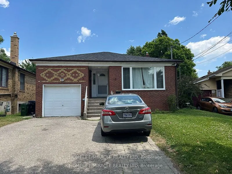 17 Montvale Drive, ON M1M 3E5