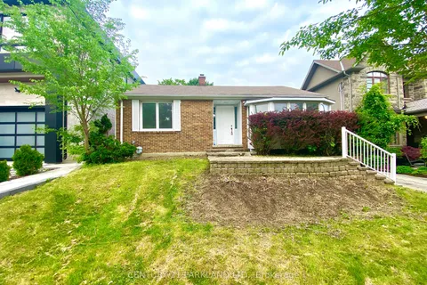 9 Brooklawn Avenue, ON M1M 2P3
