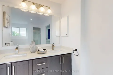 981 Deer Valley Drive, ON L1J 8N2