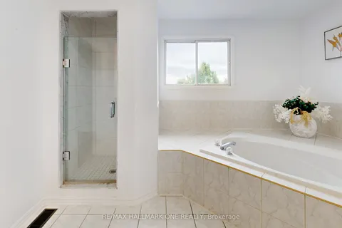 981 Deer Valley Drive, ON L1J 8N2