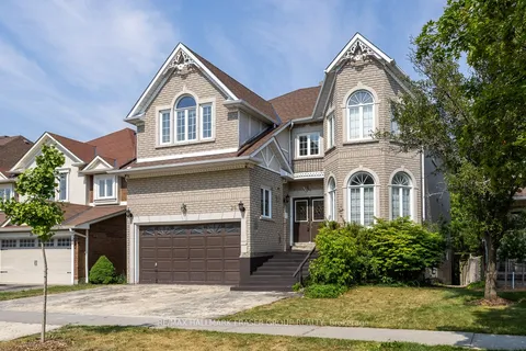 29 Hester Avenue, ON L1T 4A8