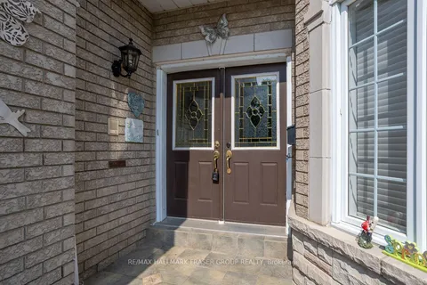 29 Hester Avenue, ON L1T 4A8