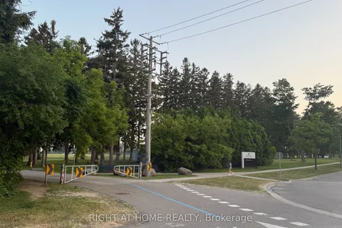 19 Steamboat Way, ON L1N 0M6