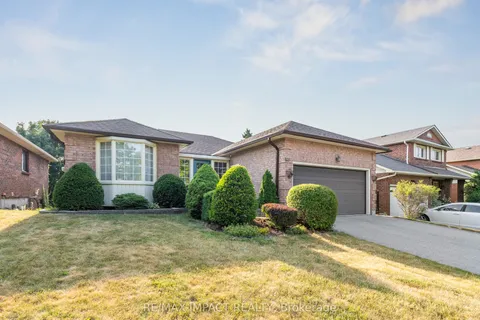 145 HIALEAH Crescent, ON L1N 6V8