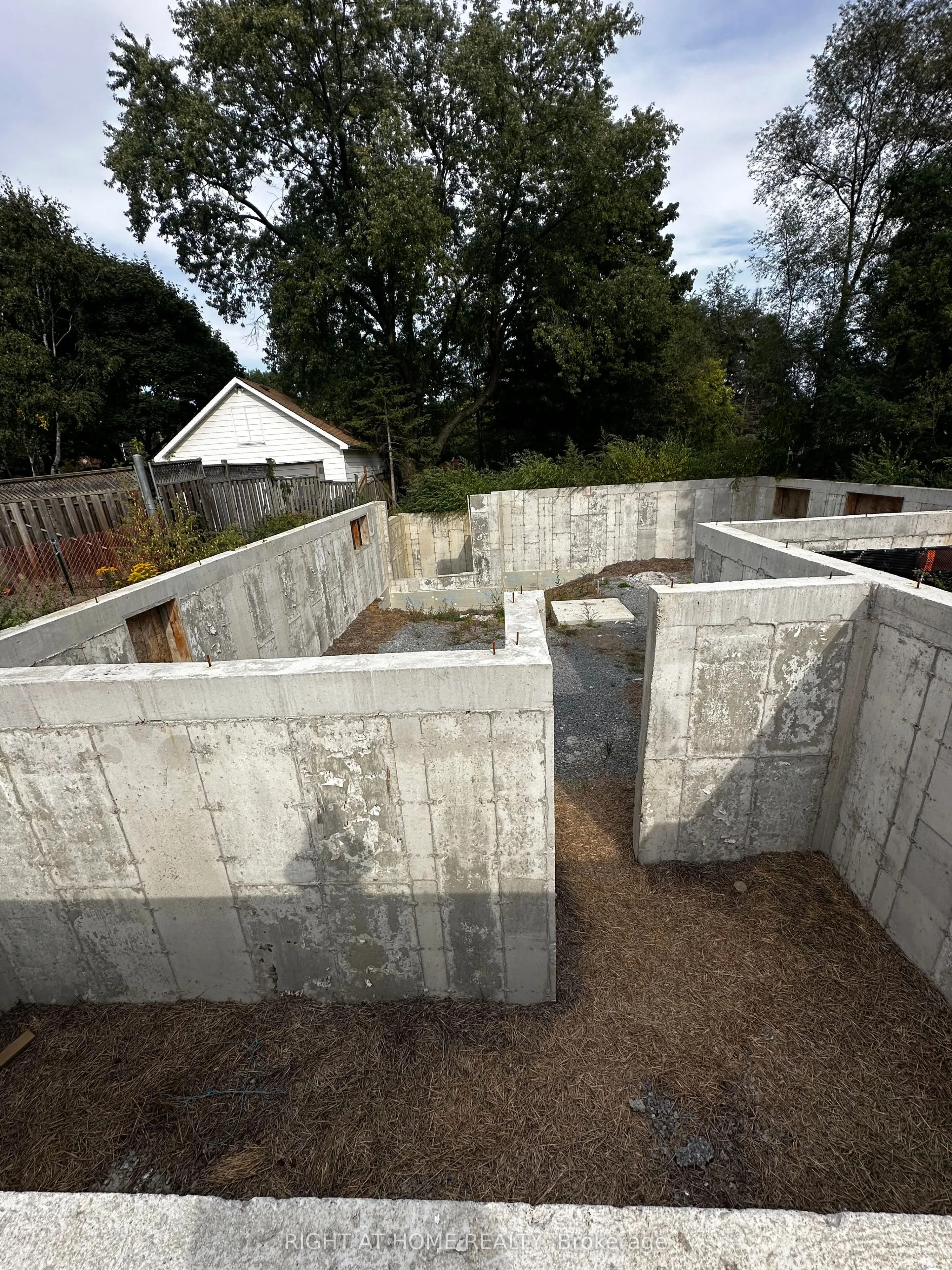 21 Amiens Road, ON M1E 3S5