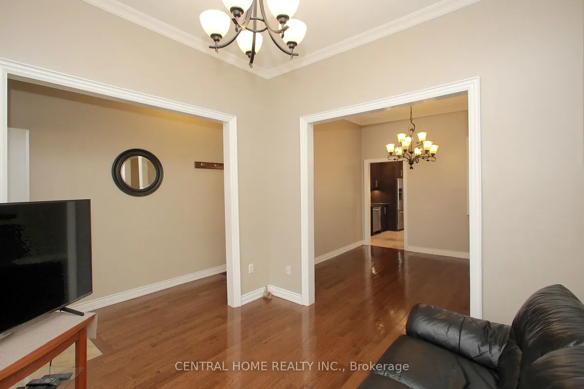 106 Carlaw Avenue, ON M4M 2R7