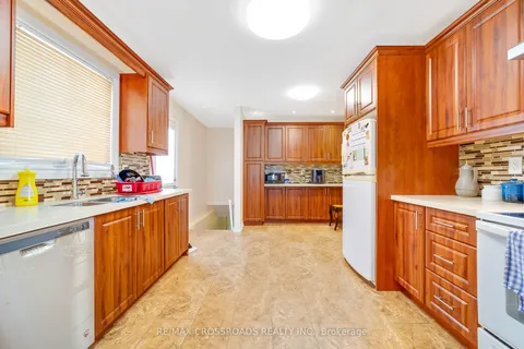 56 Hutcherson Square, ON M1B 1C6