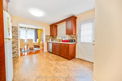 56 Hutcherson Square, ON M1B 1C6