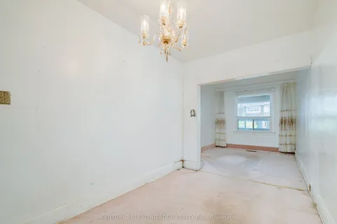 635 Coxwell Avenue, ON M4C 3B8