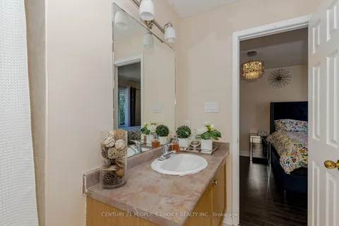 15 Candlebrook Drive, ON L1R 2V4