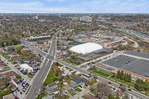 372-374 Kennedy Road, ON M1K 2A5