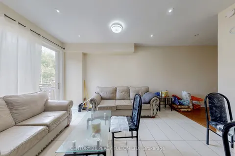 33 Wanstead Avenue, ON M1L 3L3