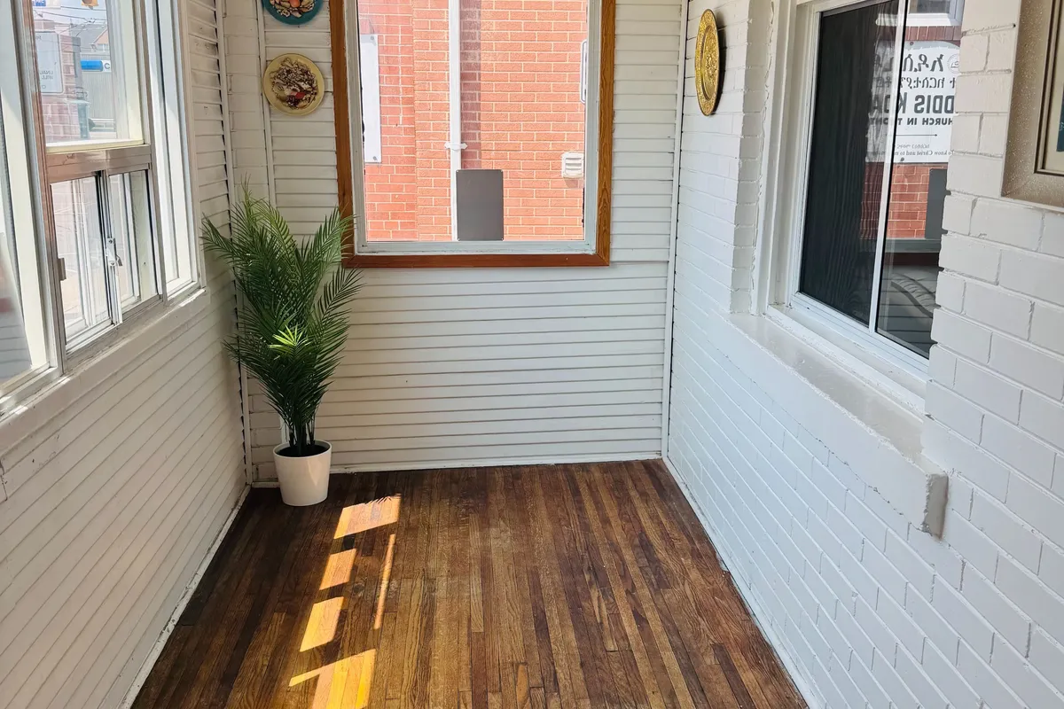 869 Pape Avenue, ON M4K 3T7