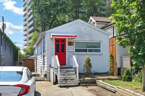 48 St Dunstan Drive, ON M1L 2V5