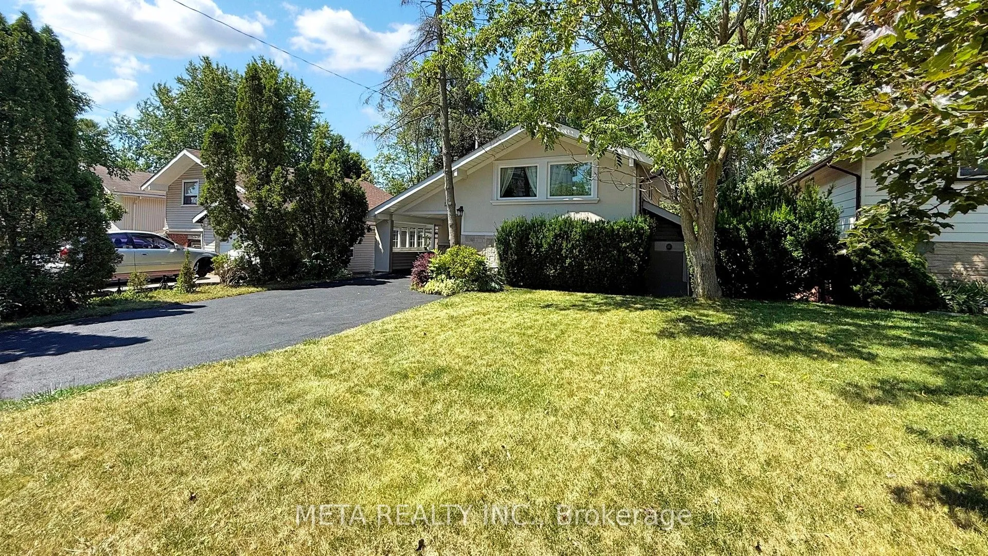 28 Orton Park Road, ON M1G 3G4