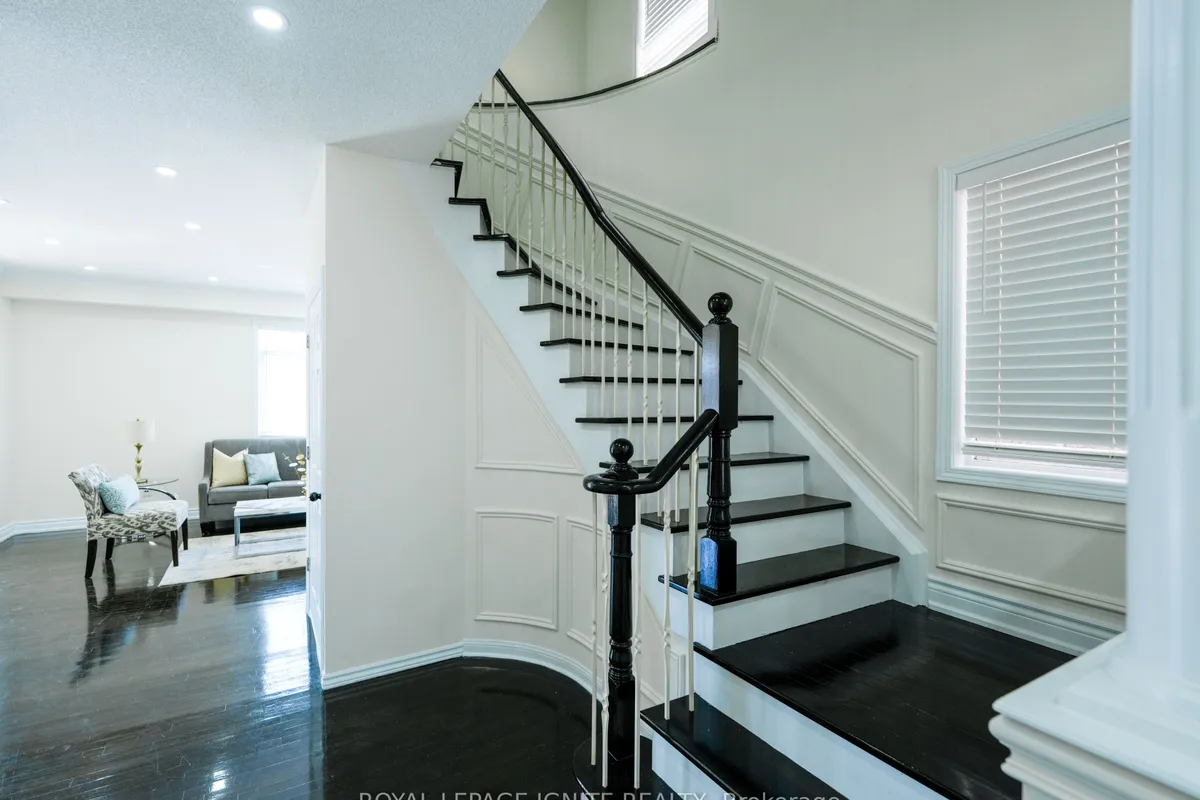 5 Dent Street, ON L1T 4E8