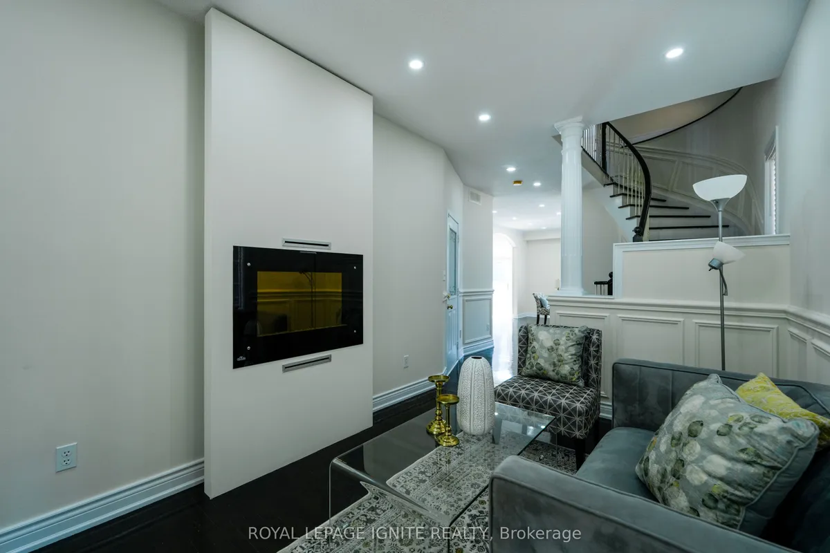 5 Dent Street, ON L1T 4E8