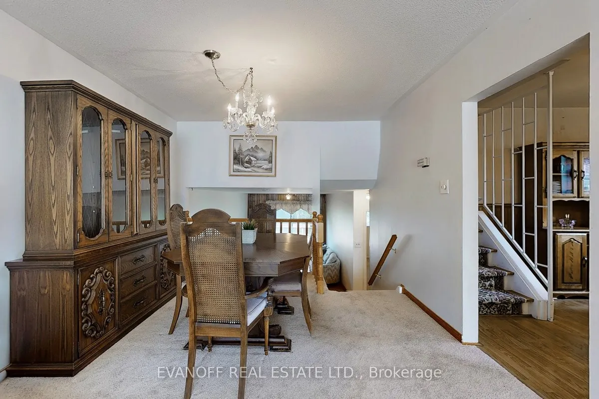 144 Merkley Square, ON M1G 2Y8