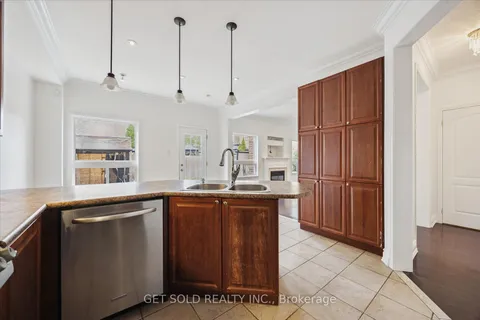 28 Barden Crescent, ON L1Z 2A9