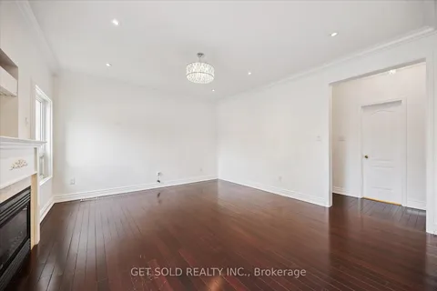 28 Barden Crescent, ON L1Z 2A9